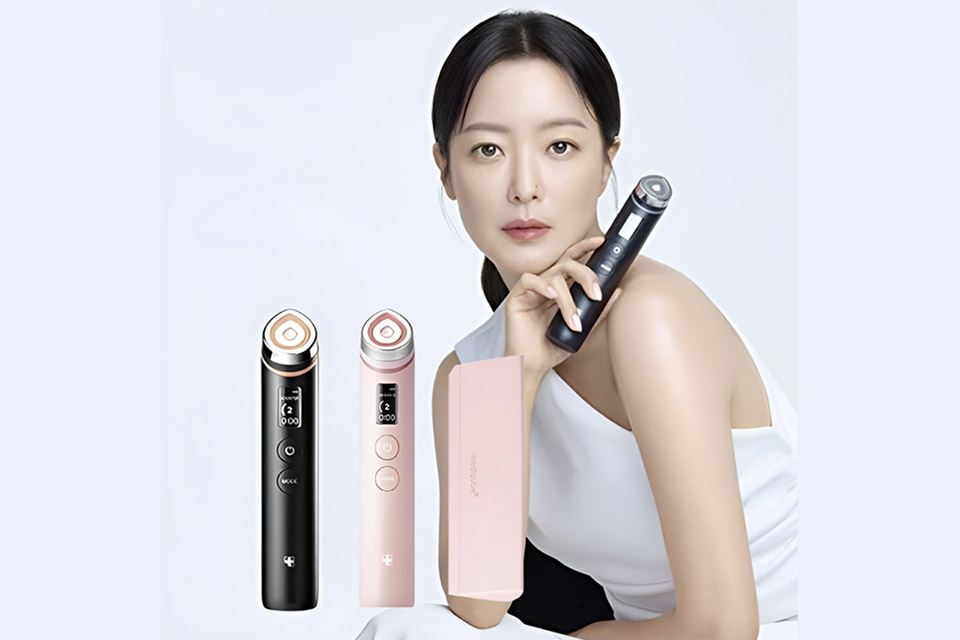 トップスターが宣伝する美容機器、皮膚科施術との違いは?